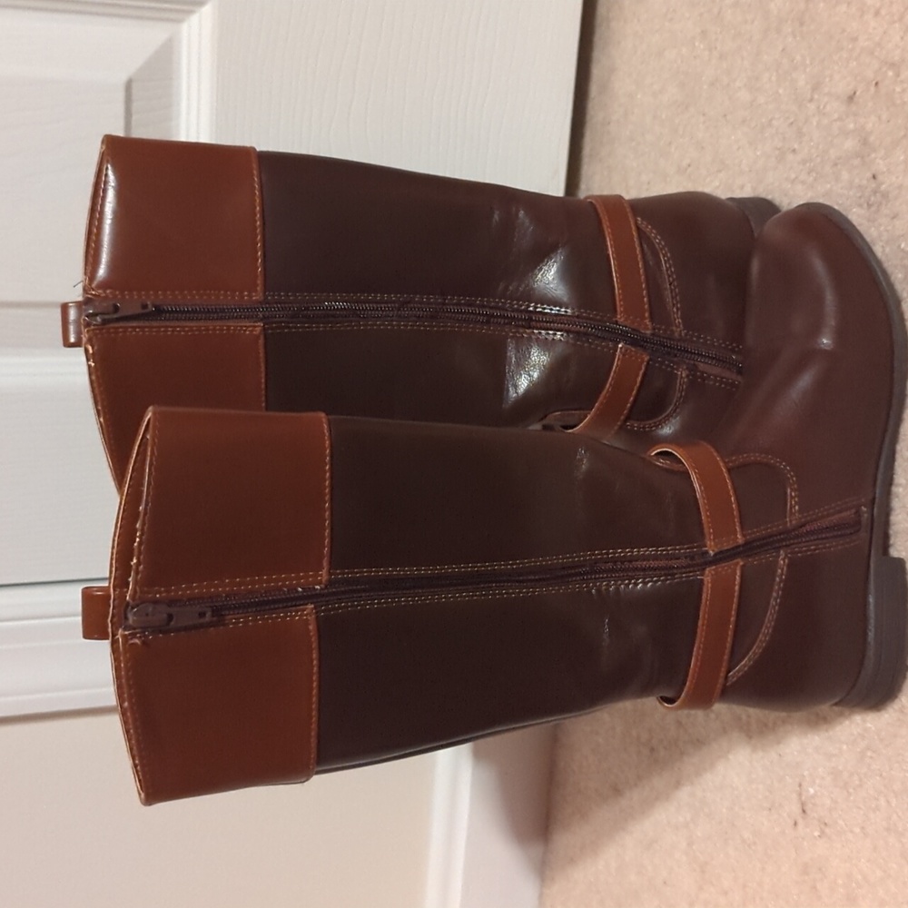 Boots - Picture 3 of 4
